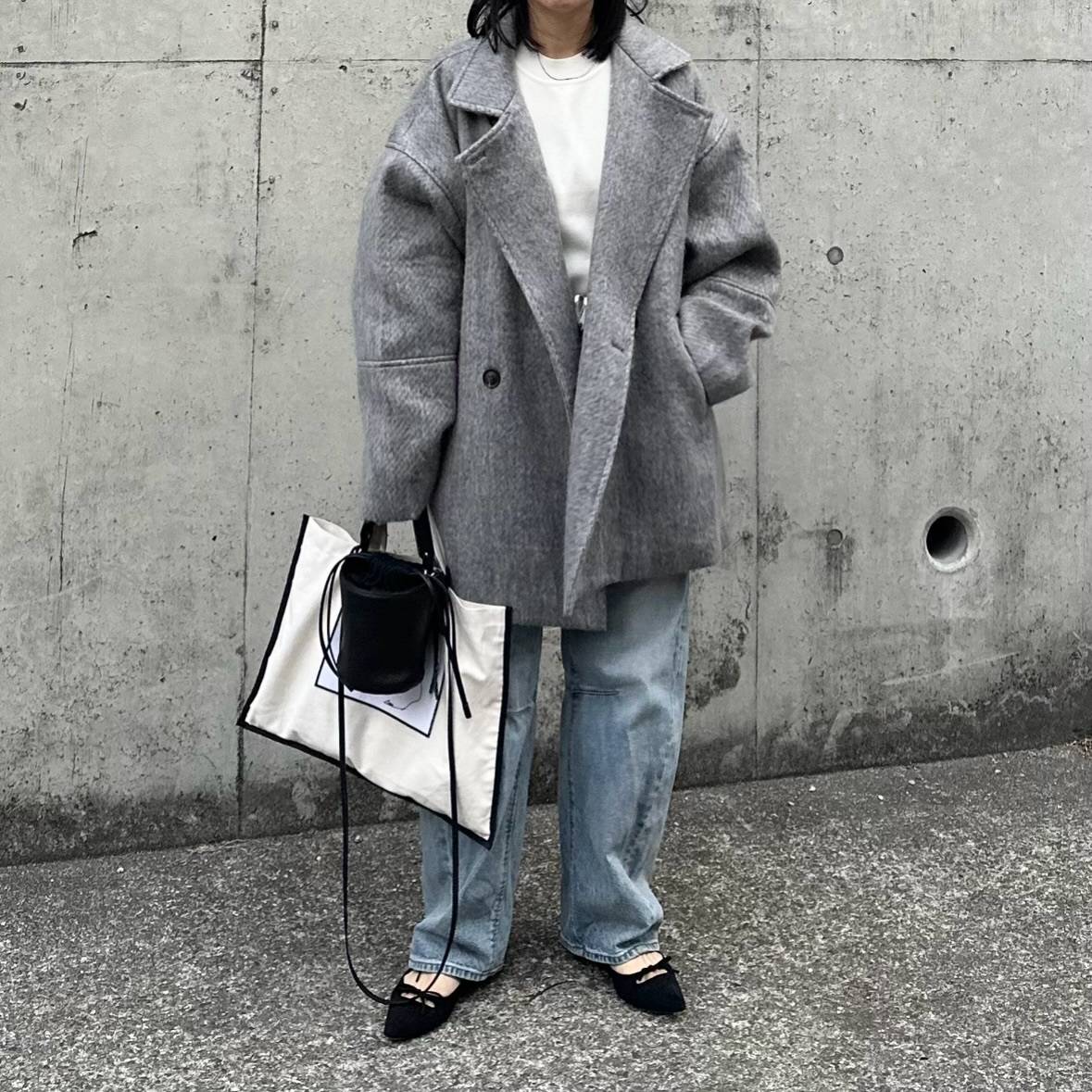 オーバーサイズのコートを羽織る♡