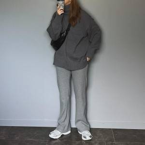 【2026年2月】こう着ると、センスいい！垢抜けるニットコーデ5選