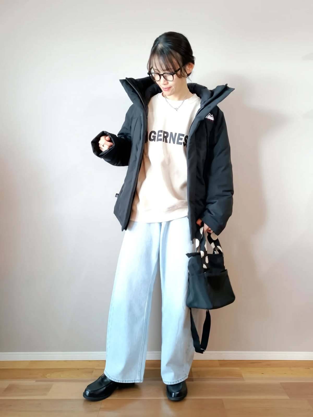 ロゴスウェット×ダウンジャケット