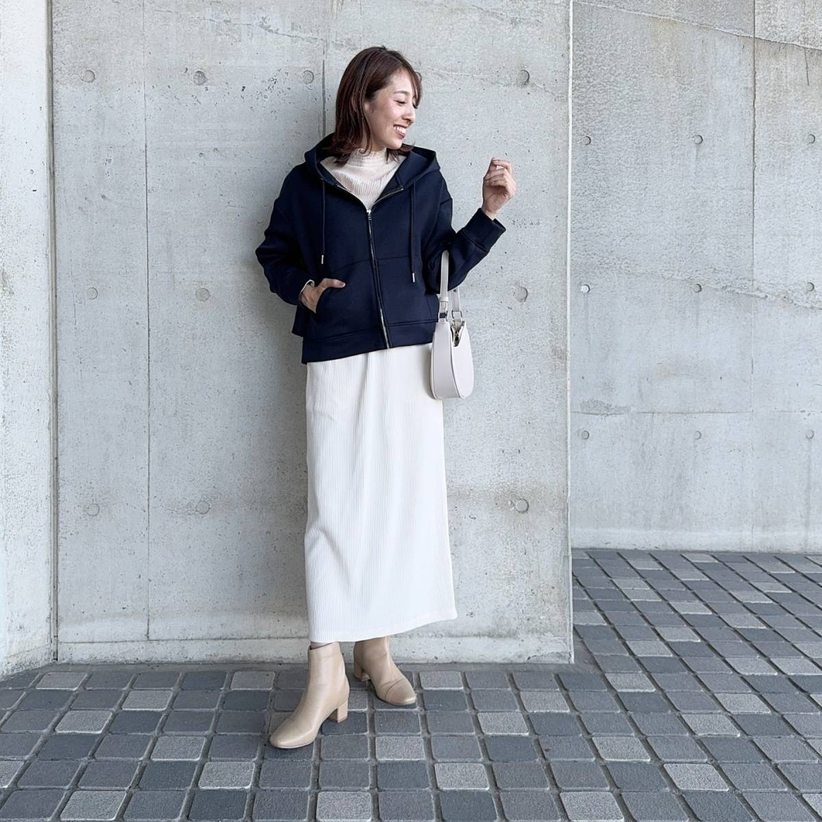 ネイビー×白