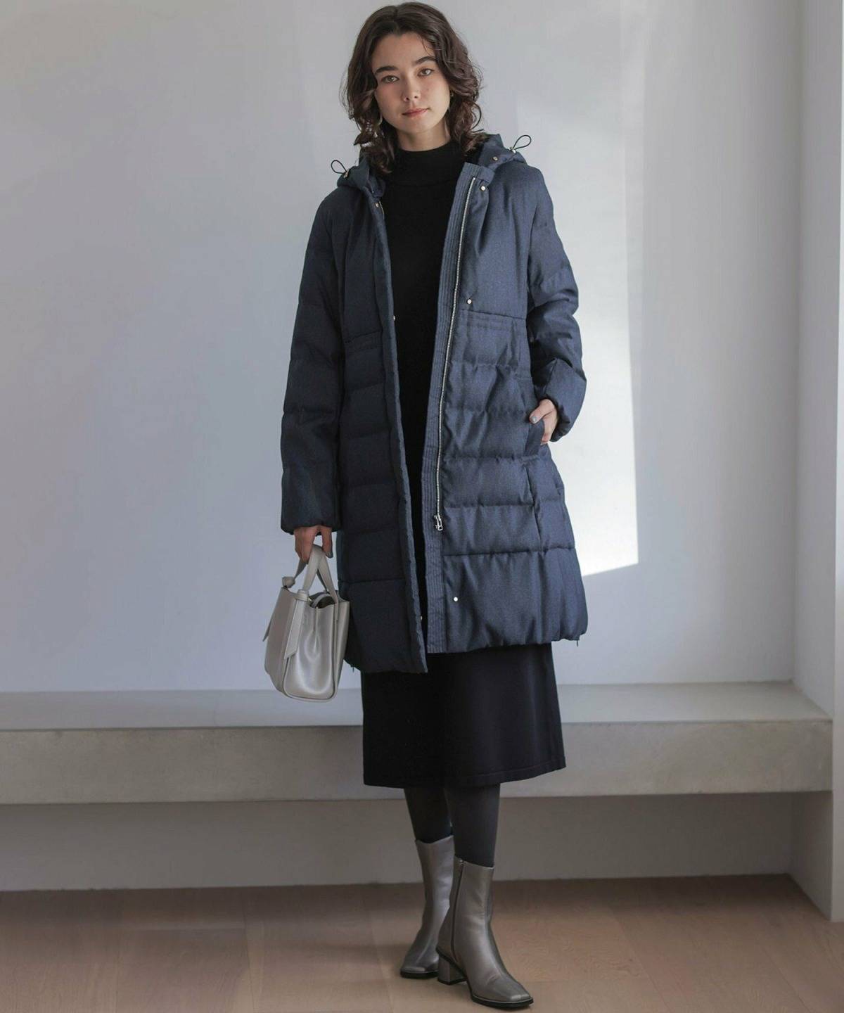 黒ニットワンピースコーデ