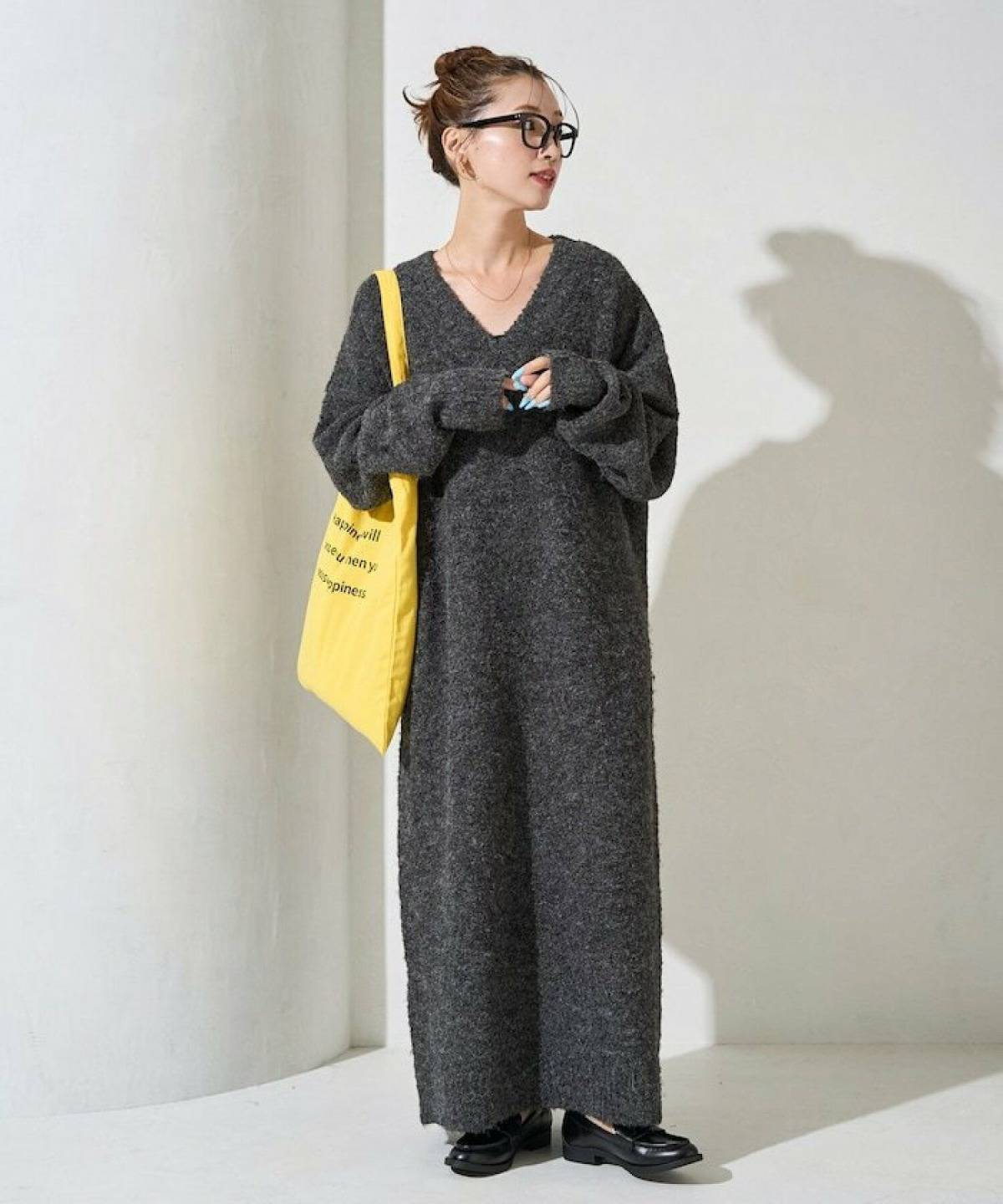 黒ニットワンピースコーデ