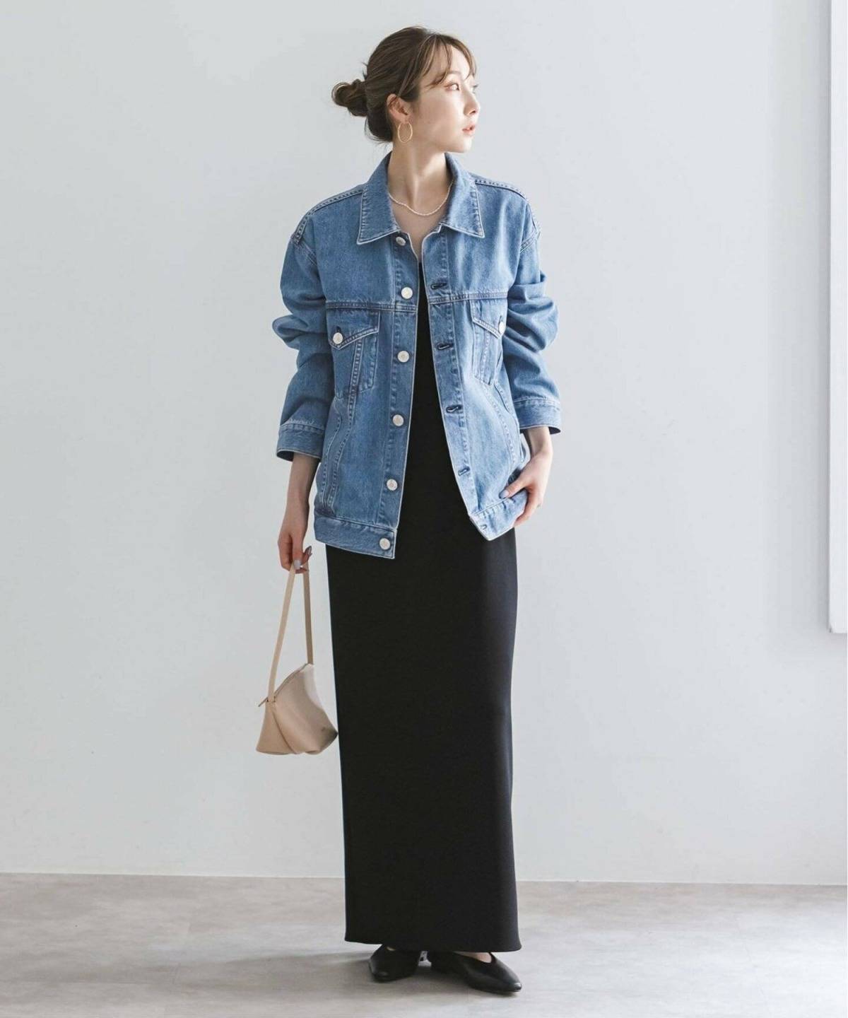 黒ニットワンピースコーデ