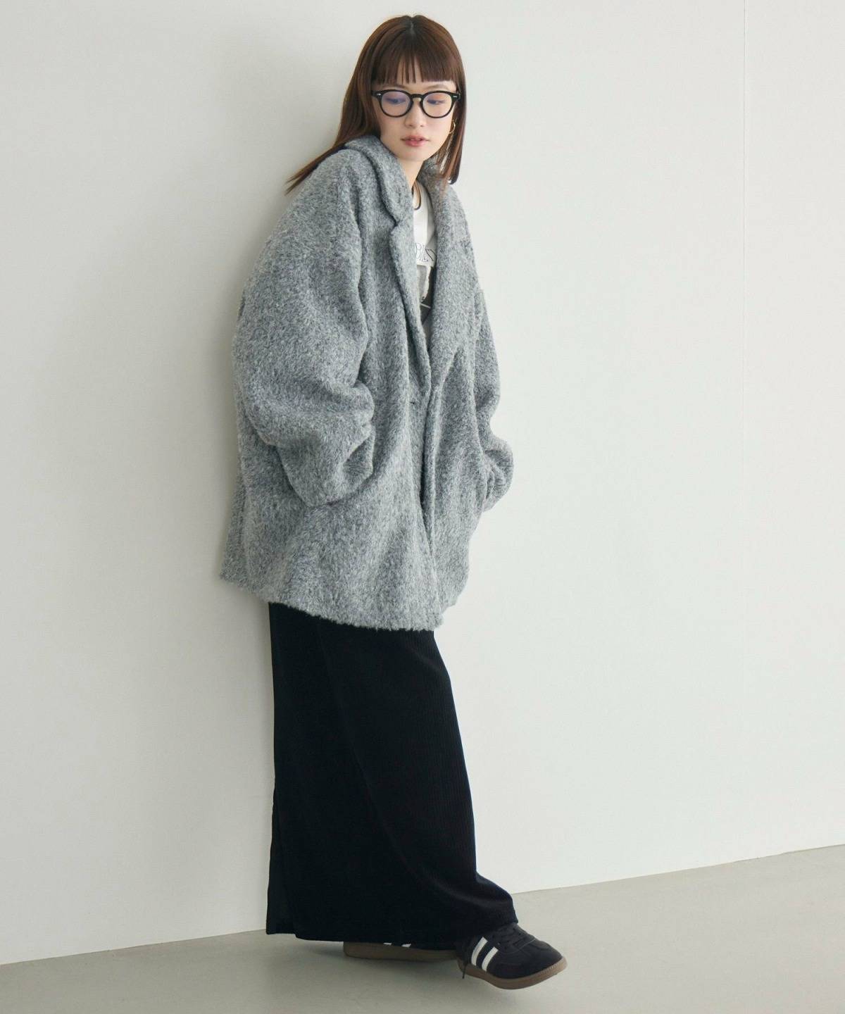 秋冬のコーデュロイスカートコーデ ボアコート