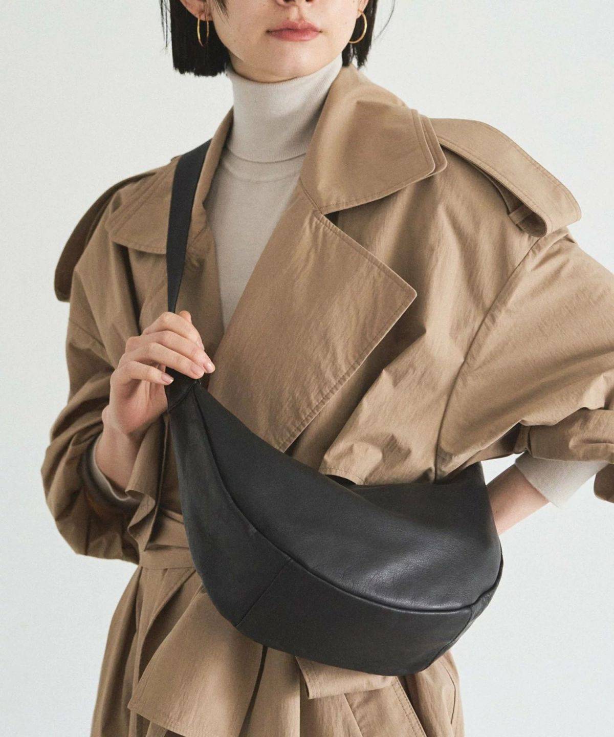 russet ソフトレザーラウンドショルダーバッグ