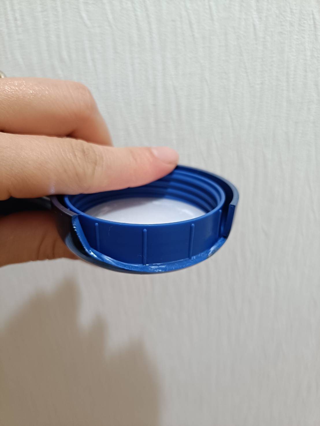 ONE BY KOSE セラム シールドの蓋