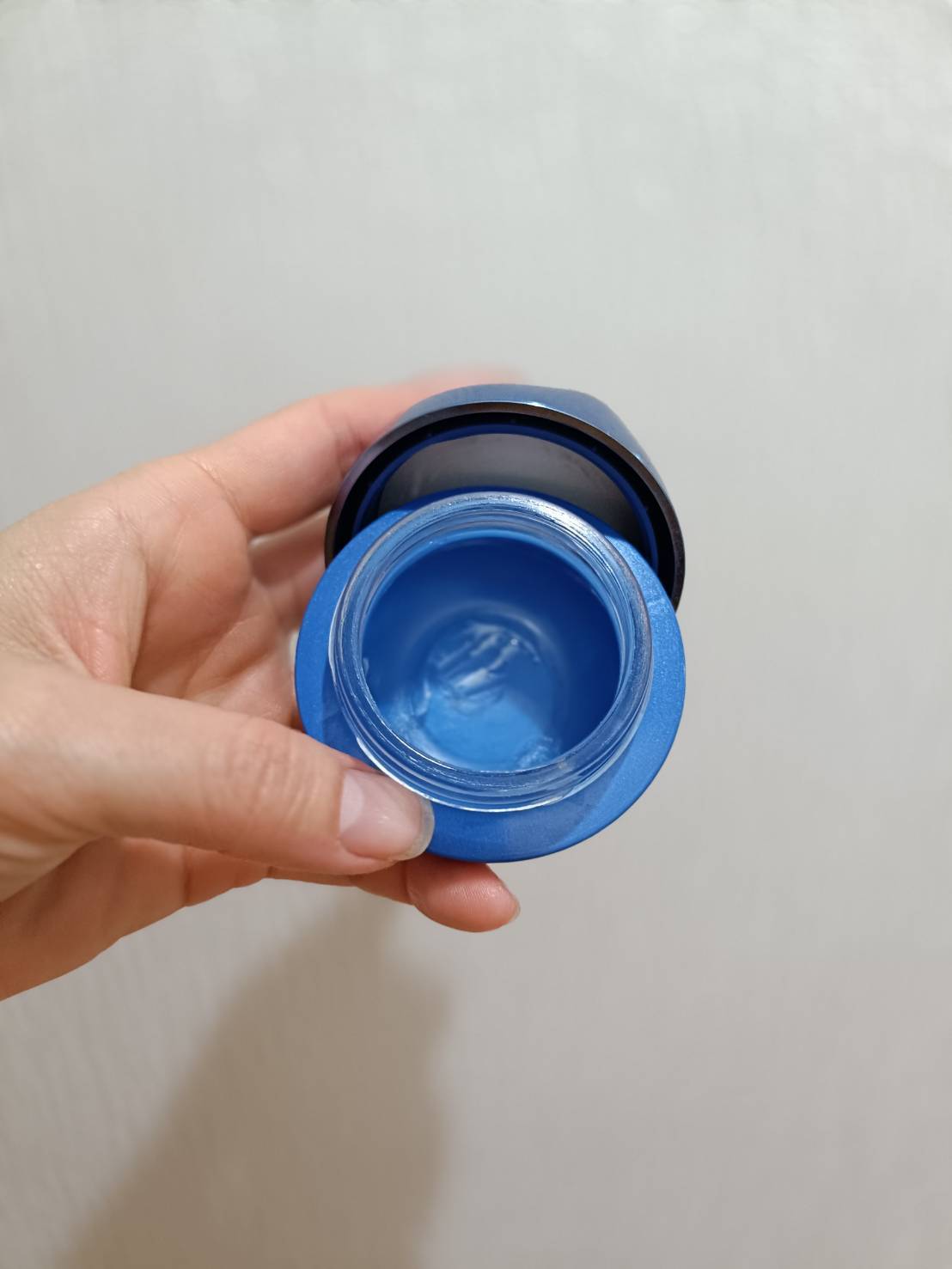 空になったONE BY KOSE セラム シールド