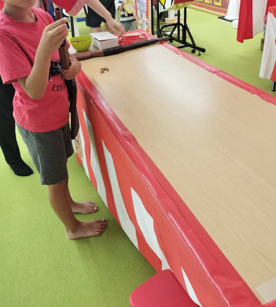 ファンタジーキッズリゾートで遊ぶ男の子