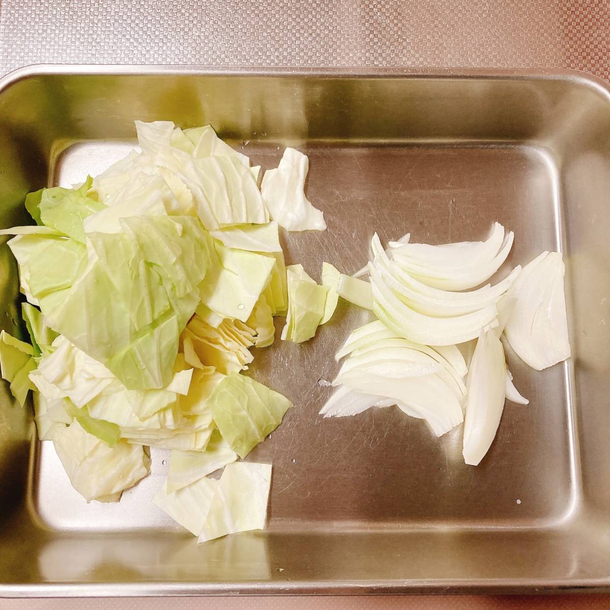 キョクヨー公式の「「さば水煮」缶で簡単トマトパッツァ」のレシピ