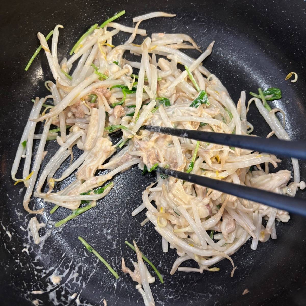 JAグループ公式の「もやしと豆苗のツナ炒め♪」のレシピ