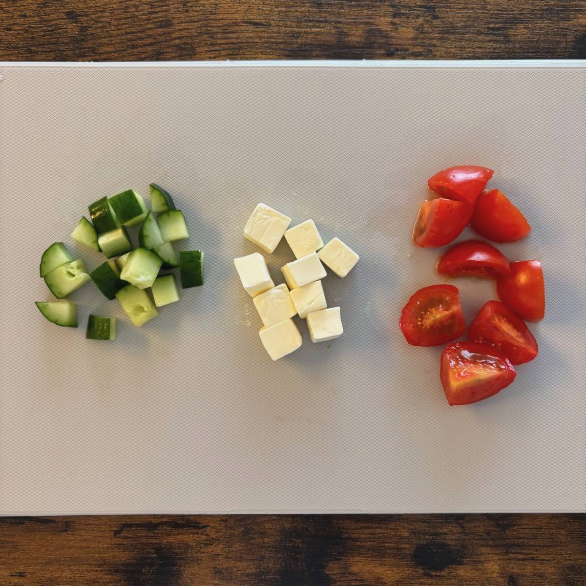 タカノフーズ公式の「トマトオリーブなっとうふ」のレシピ