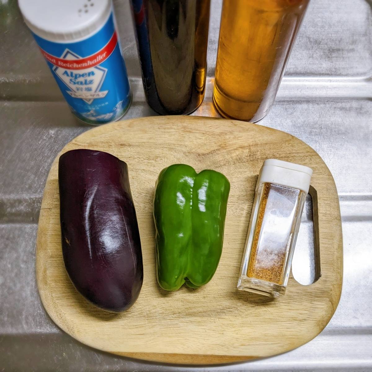 JAグループ公式の「茄子ピーマンのピリ辛キンピラ」のレシピ