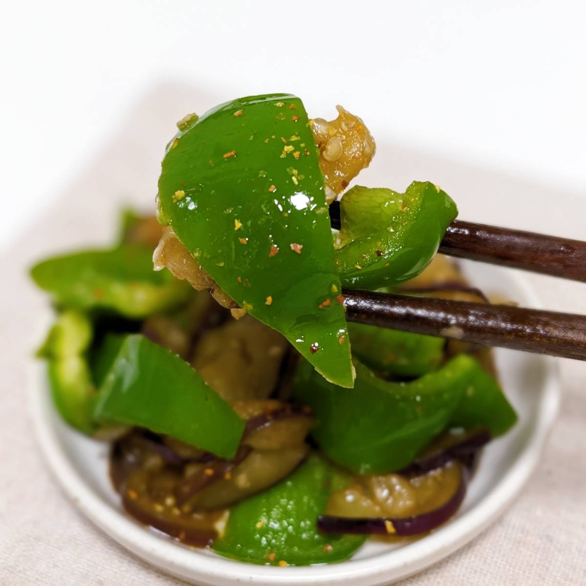 JAグループ公式の「茄子ピーマンのピリ辛キンピラ」のレシピ