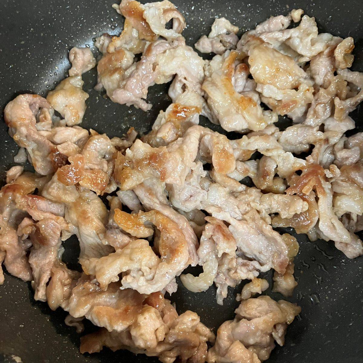 ヤマキ公式の「さっぱり！カリカリ豚こまの野菜甘酢ソースがけ」のレシピ