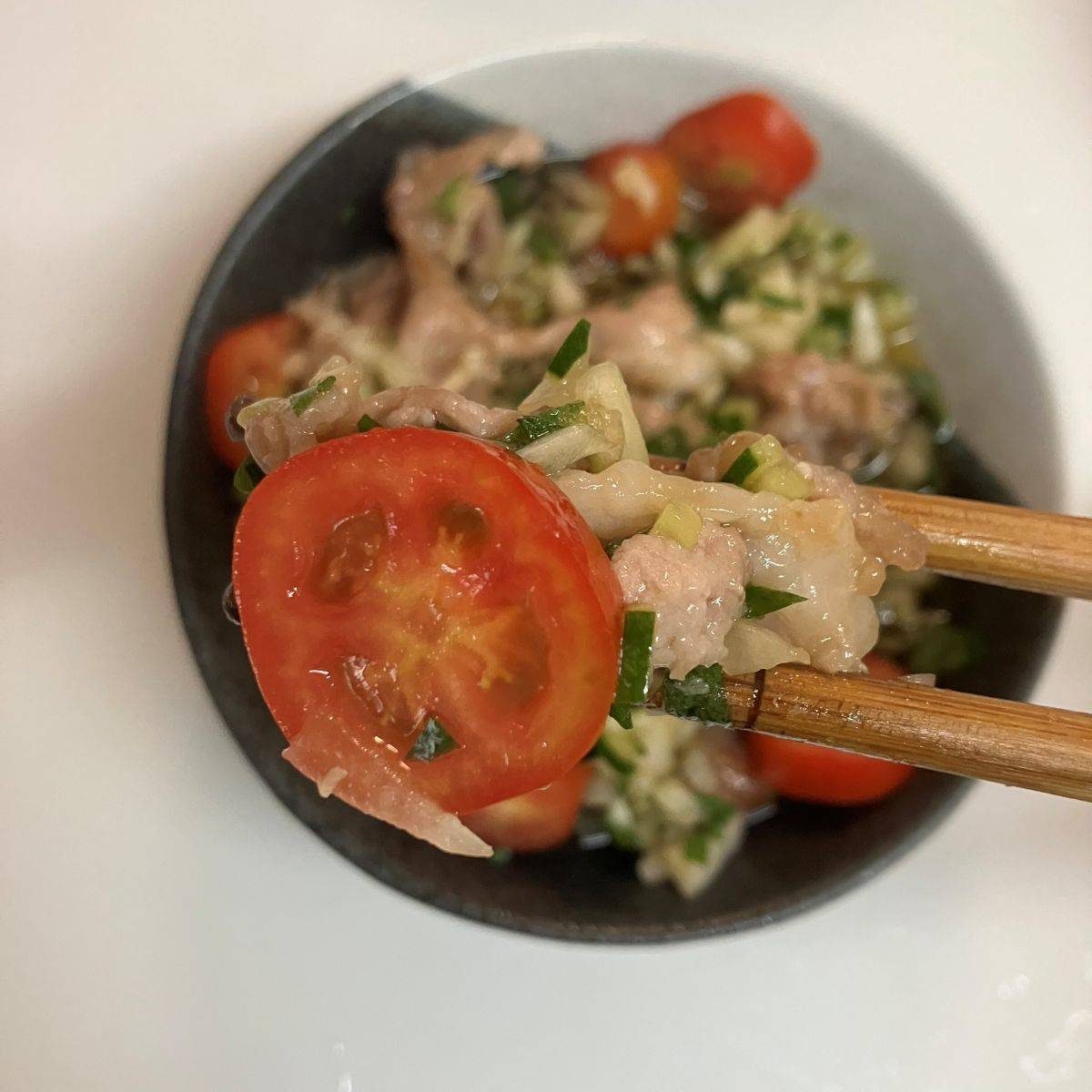 ヤマキ公式の「さっぱり！カリカリ豚こまの野菜甘酢ソースがけ」のレシピ