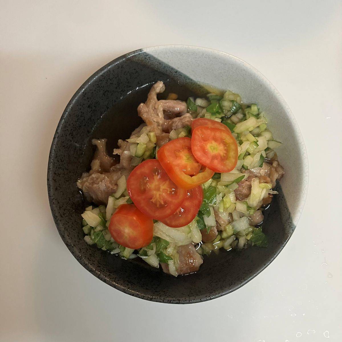 ヤマキ公式の「さっぱり！カリカリ豚こまの野菜甘酢ソースがけ」のレシピ