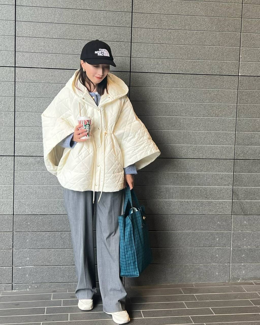 ポンチョ風コートを羽織る!