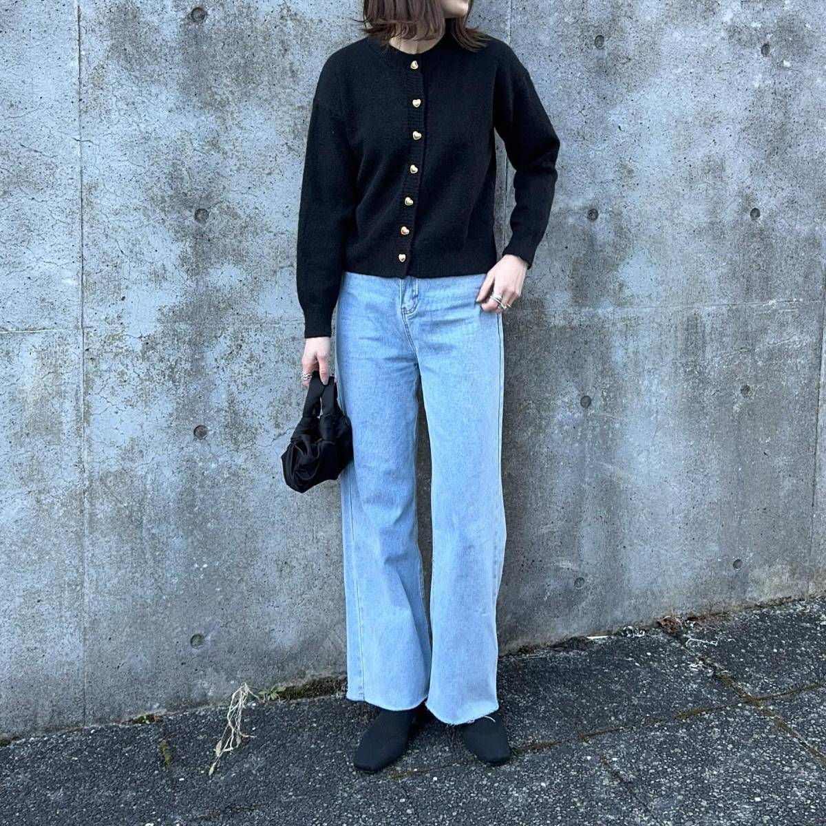 黒カーディガンを合わせる！