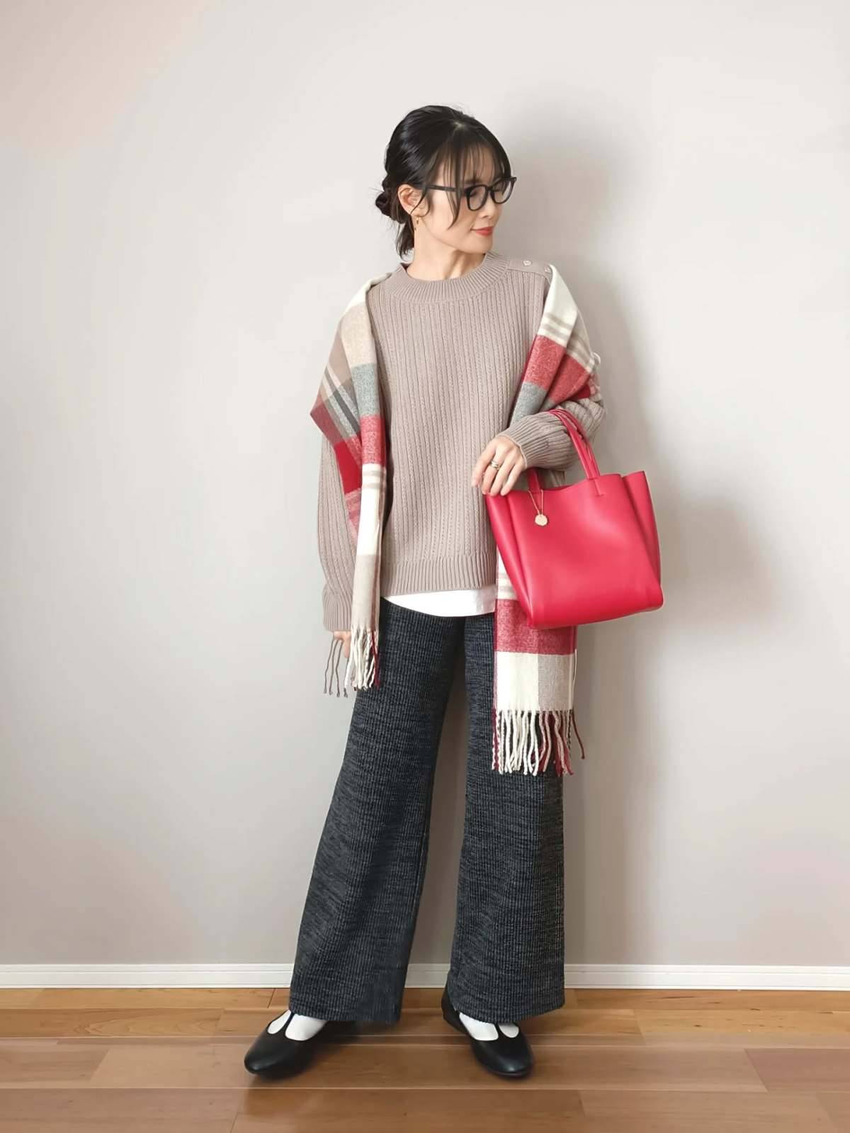 小物遣いで華やかさをプラス♡