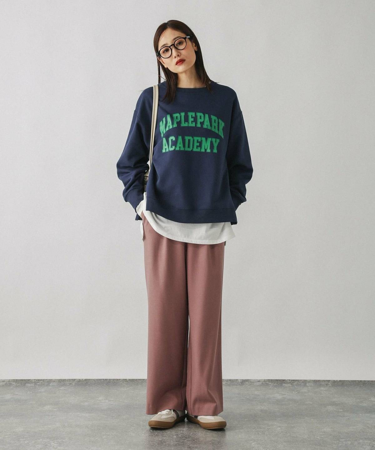 秋の運動会 アラフォーママコーデ カラーパンツ スウェット スニーカー