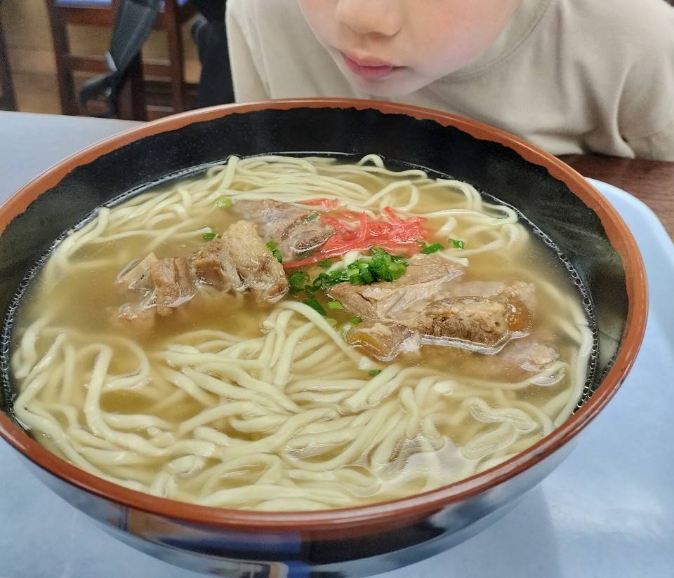 空港食堂の沖縄そば