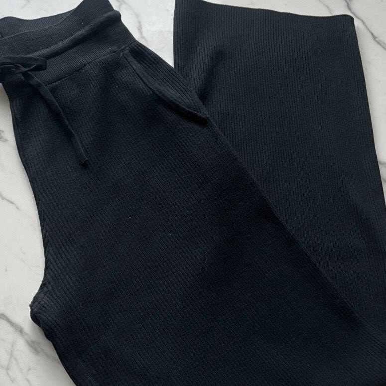 UNIQLO(ユニクロ)の「ウォッシャブルニットリブパンツ」