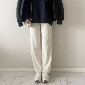 【2026年3月】本気でおすすめ！「UNIQLOリブニットパンツ」を使った大人女子コーデ #着用レビュー