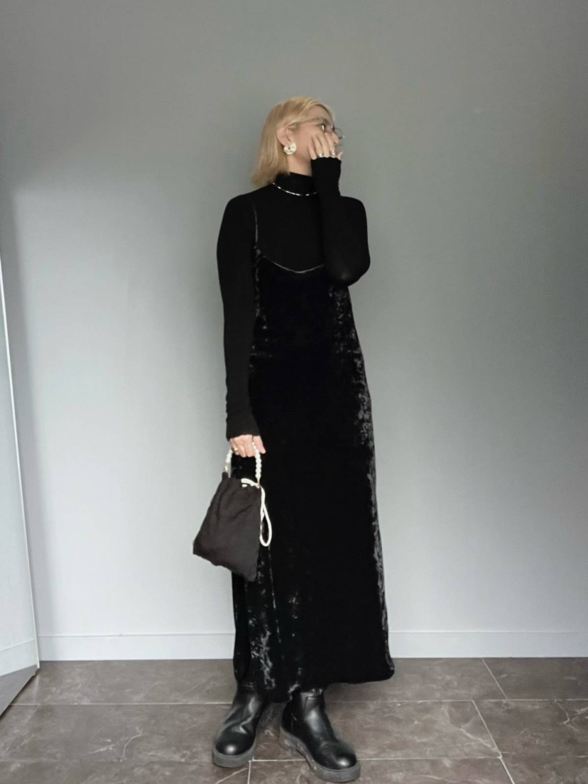 オールブラックコーデ