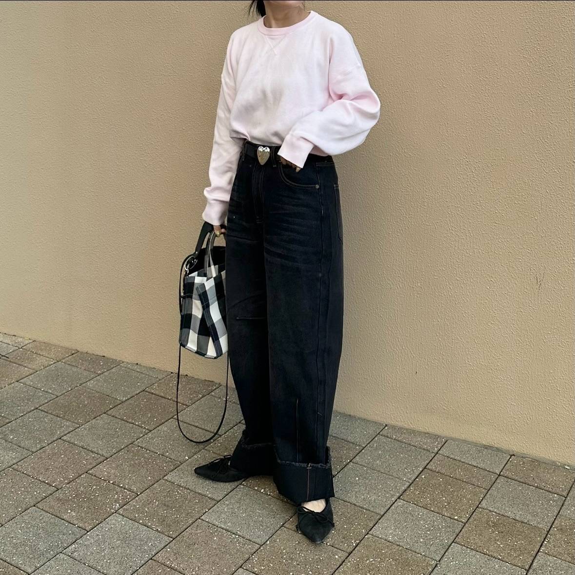 ピンクのトップスを合わせる♡