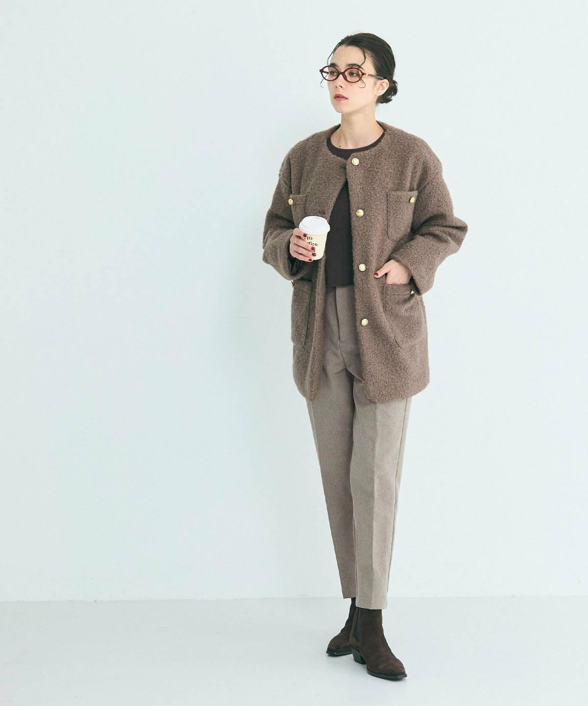 冬のテーパードパンツコーデ ショートコート