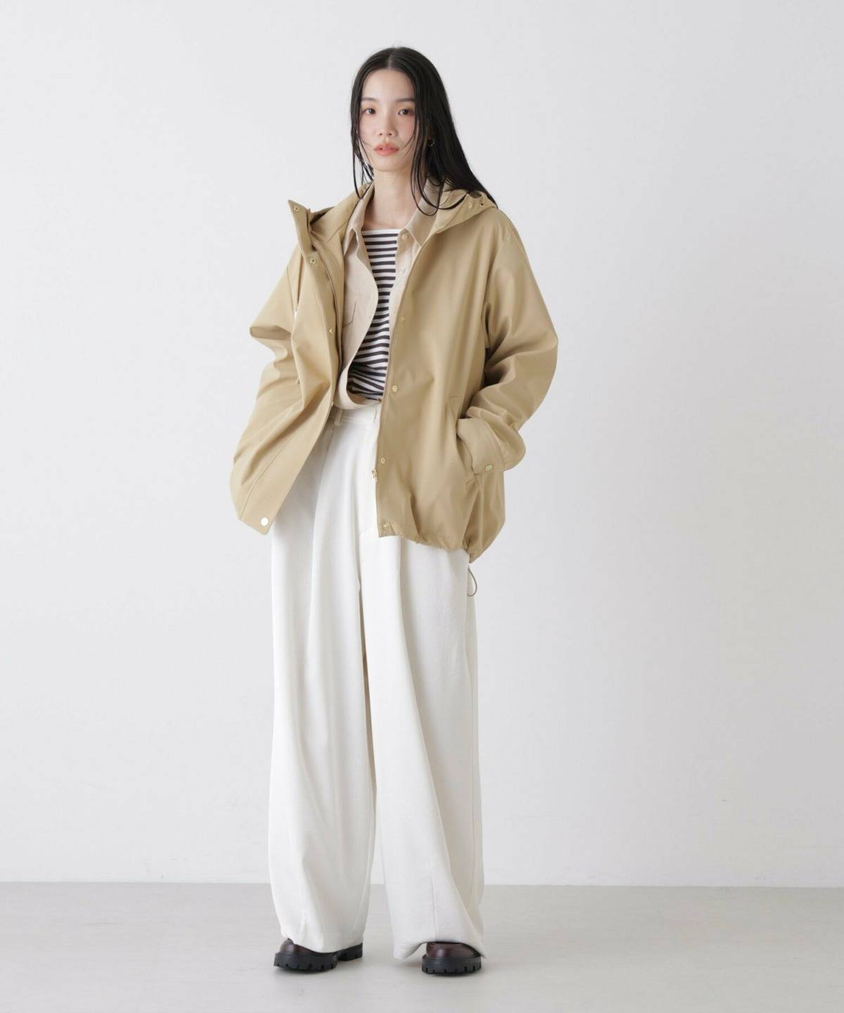 4月の京都コーデ ヌーディーカラー ワイドパンツ ショート丈アウター