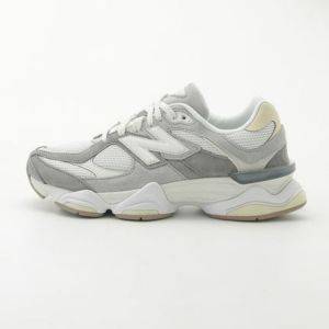 「おばさん感ゼロ」おしゃれ&歩きやすさを両立!大人の垢抜けスニーカー3選【2026年3月】