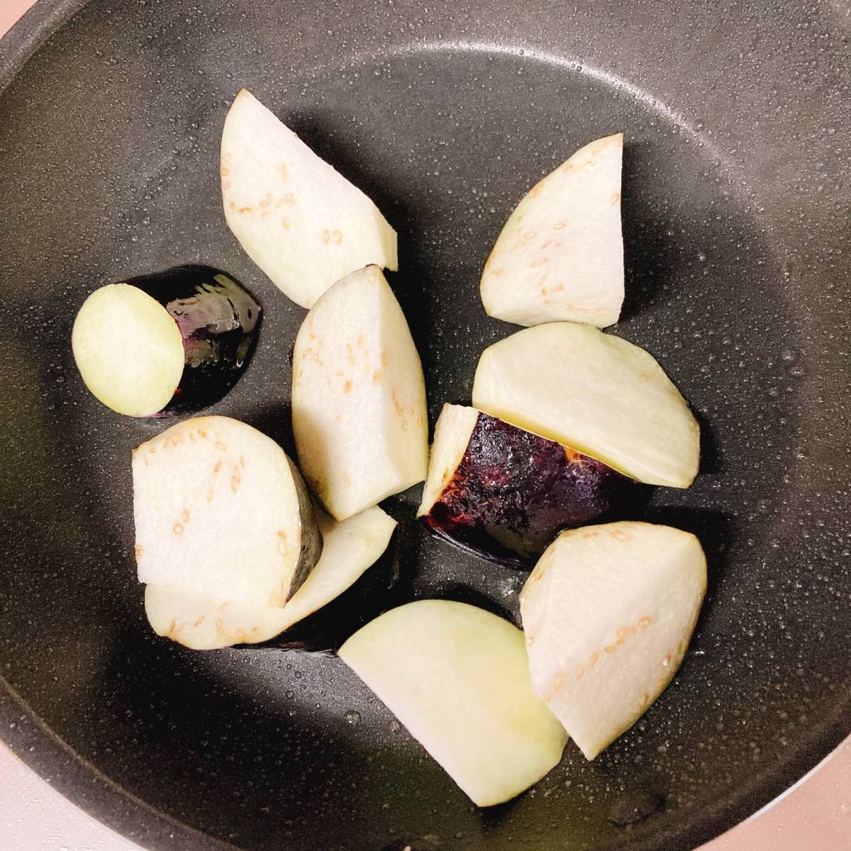 紀文公式の「焼ちくわとなすのみそ炒め」のレシピ