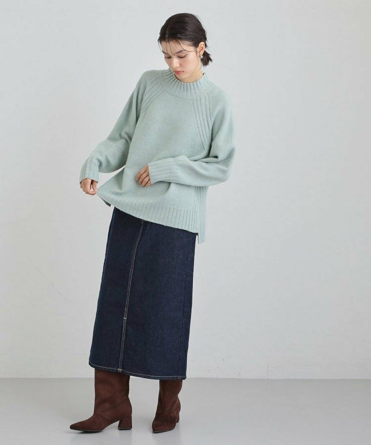 春の寒い日 コーデ 明るめニット ロングスカート