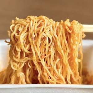 この【ペヤング】は食べなきゃ損。新作がとんでもないウマさだった