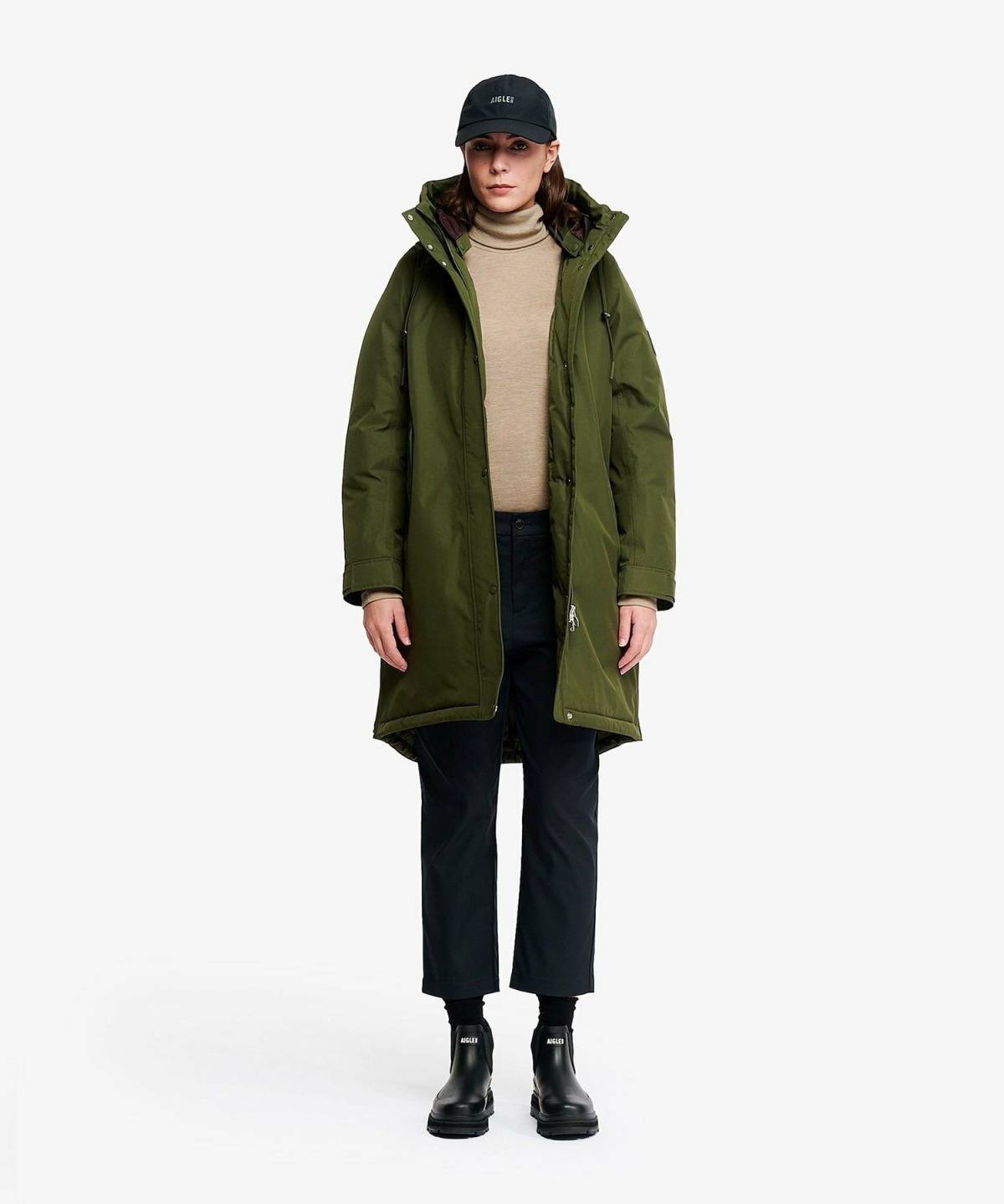 黒スキニーパンツ冬コーデ ロングダウン