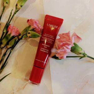 絶妙なちゅるん感をリップに♡顔を明るく見せてくれるラズベリーカラー