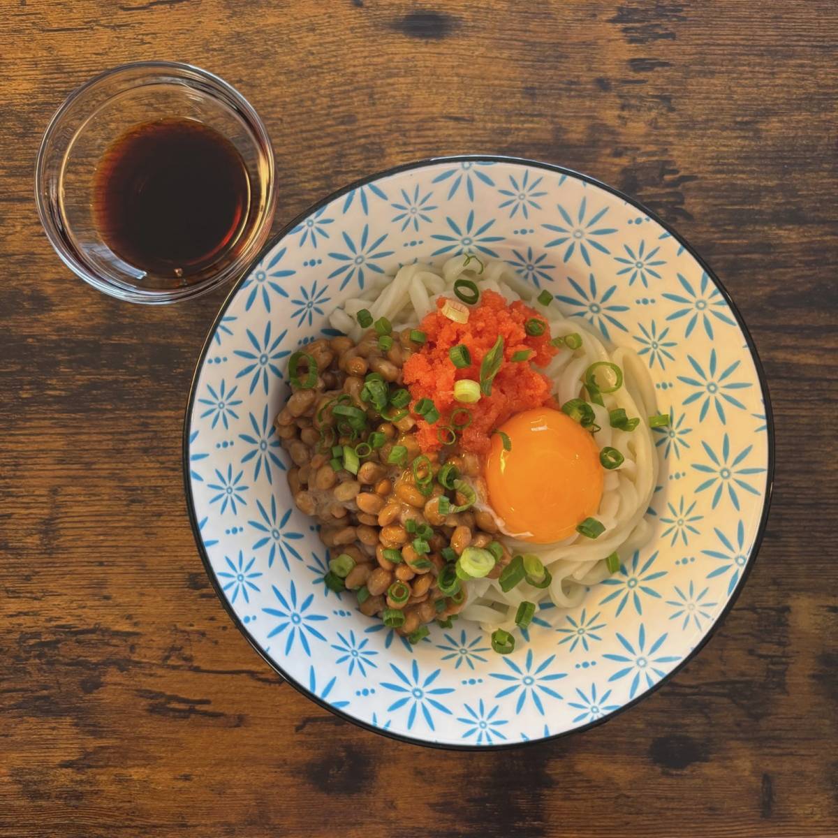 タカノフーズ公式の「釜玉納豆うどん」のレシピ