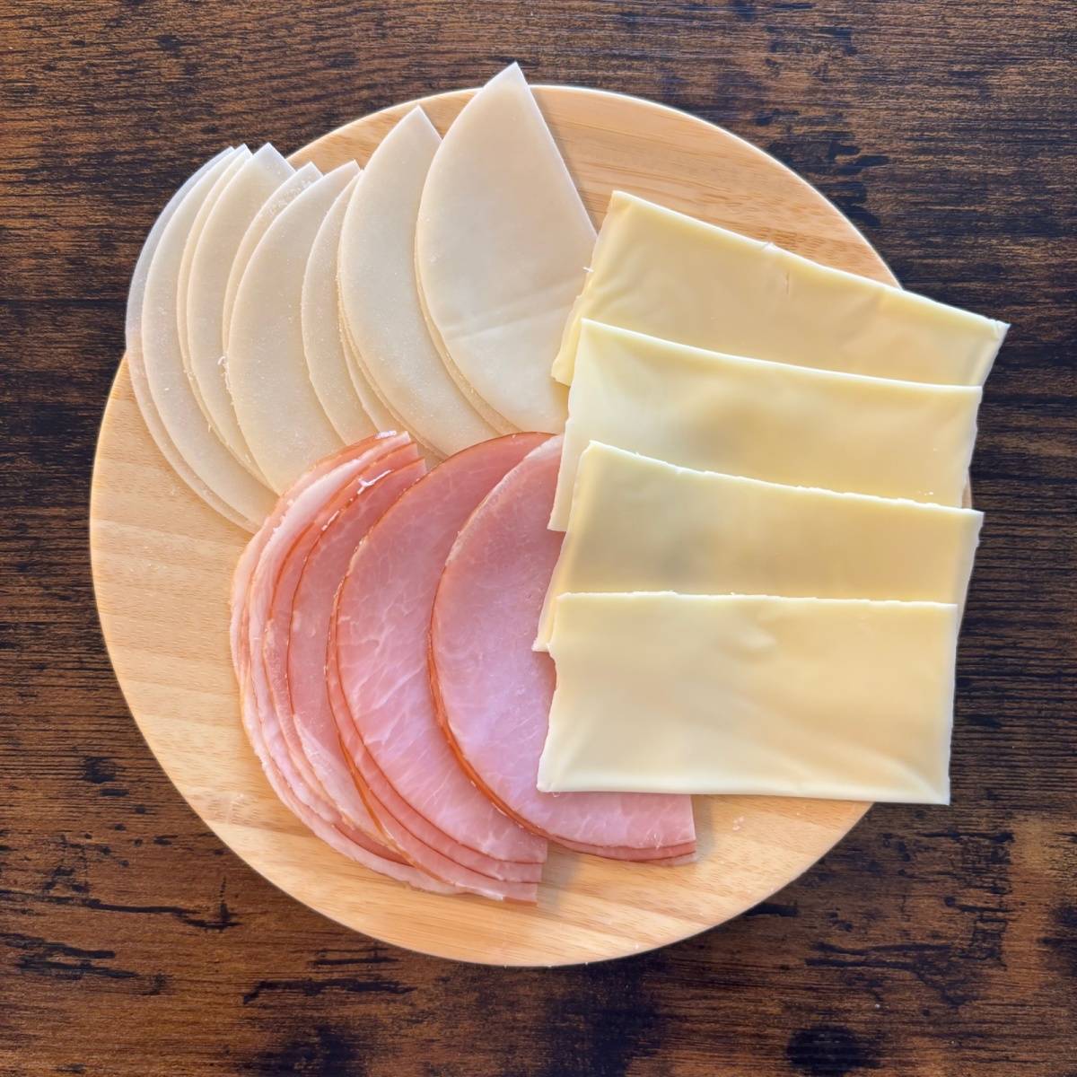 モランボン公式の「薔薇のハムとチーズロール」のレシピ