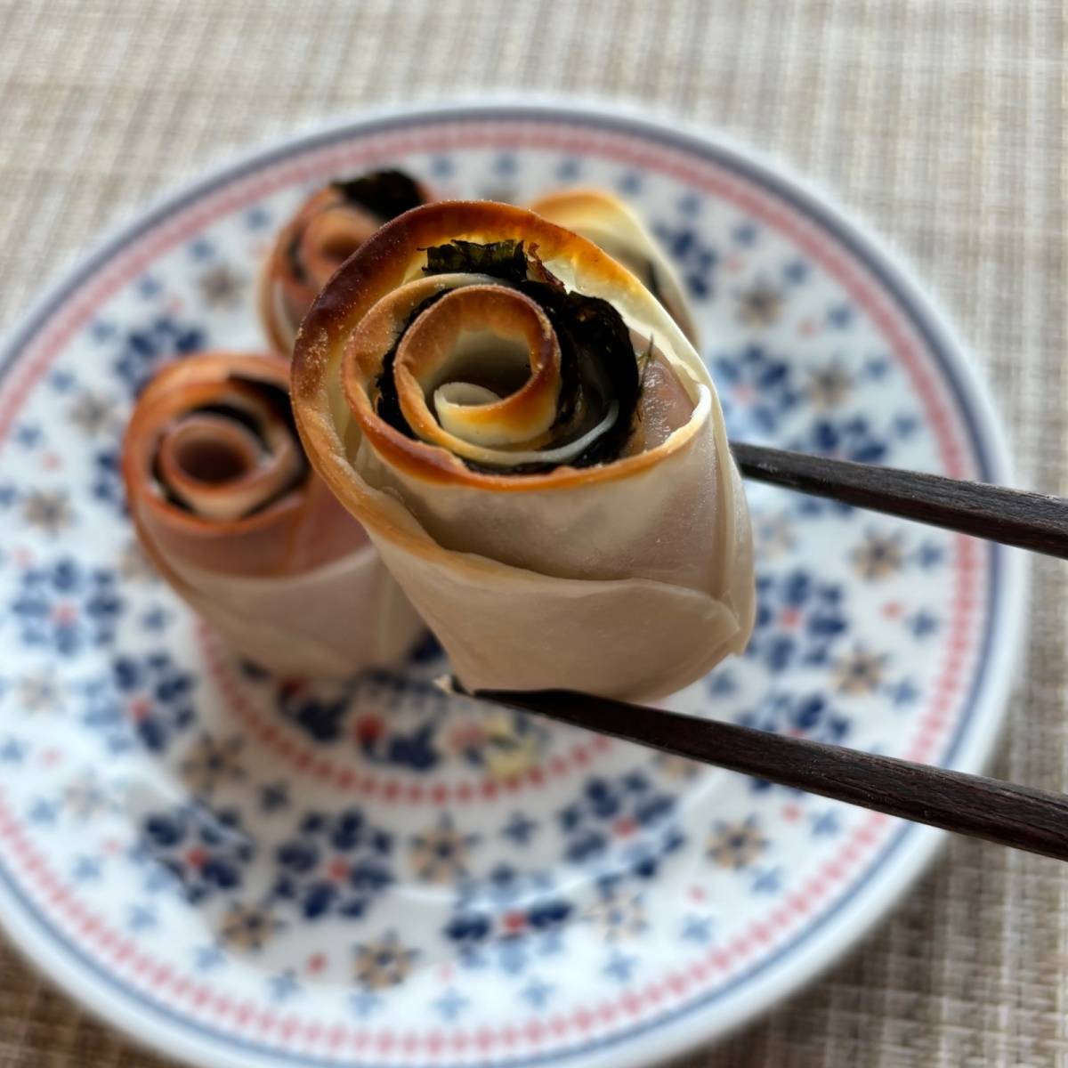 モランボン公式の「薔薇のハムとチーズロール」のレシピ