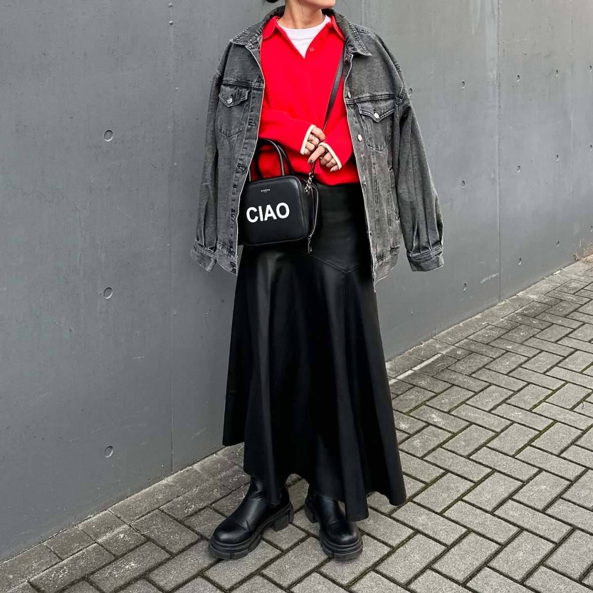 赤ニットをアクセントにする♡