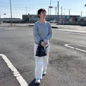 GUの人気シアートップスをイロチ買い！トレーナーとのレイヤードも◎