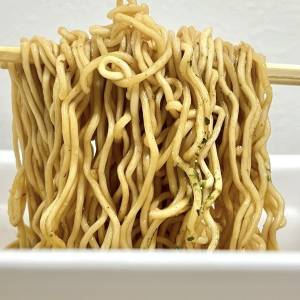 また【ペヤング】がえぐいの出してる。数量限定商品が食べ応え抜群だよ