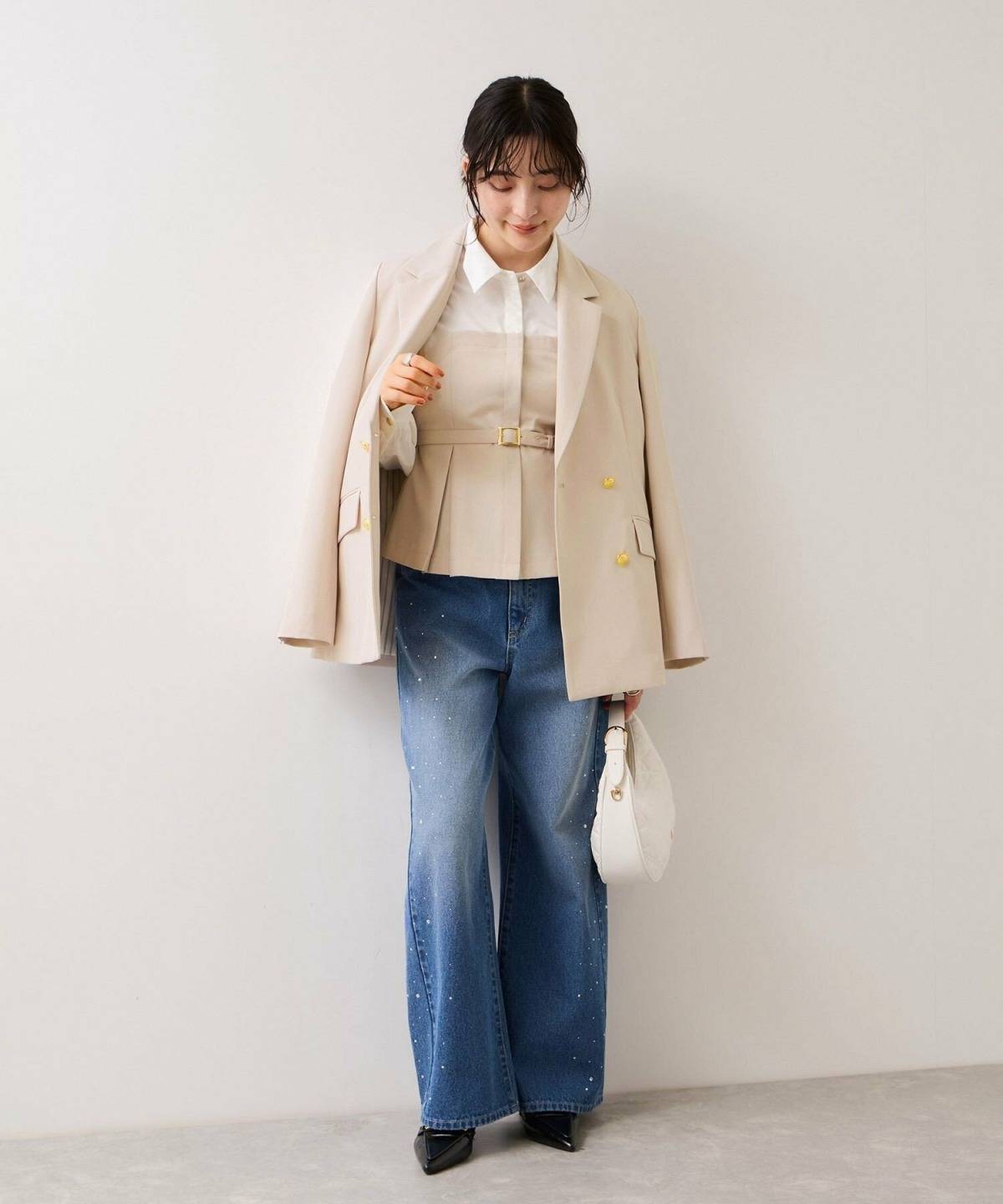 レディースのテーラードジャケットコーデ デニム