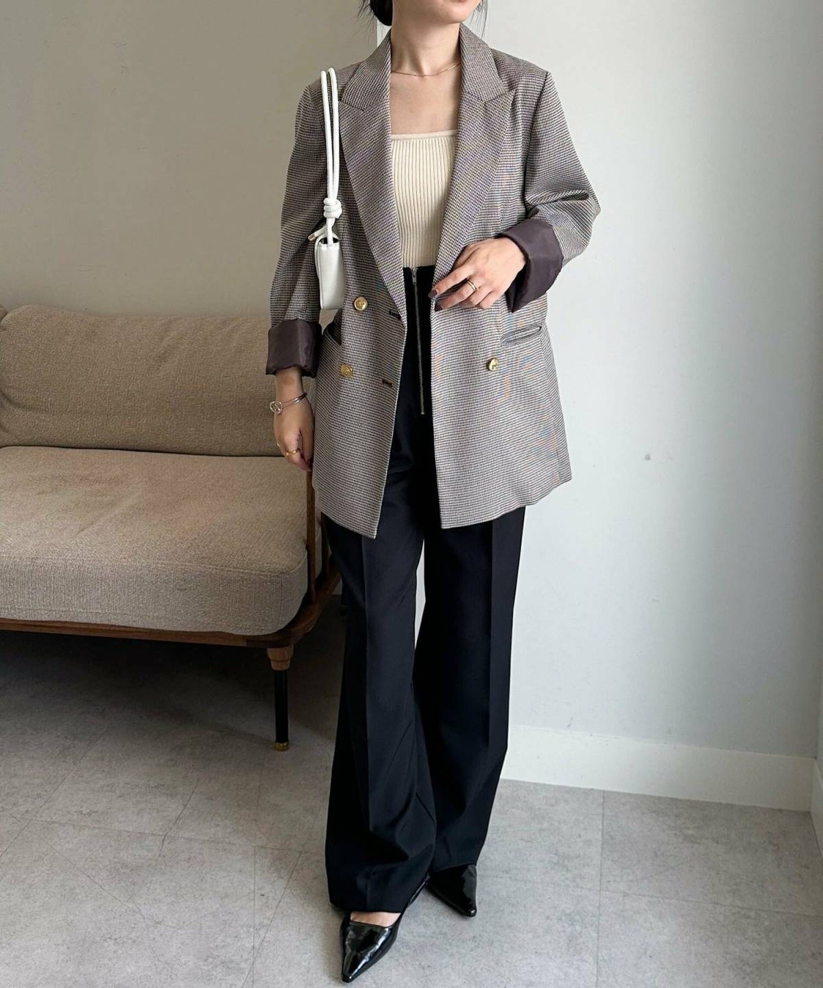 レディースのテーラードジャケットコーデ チェック柄