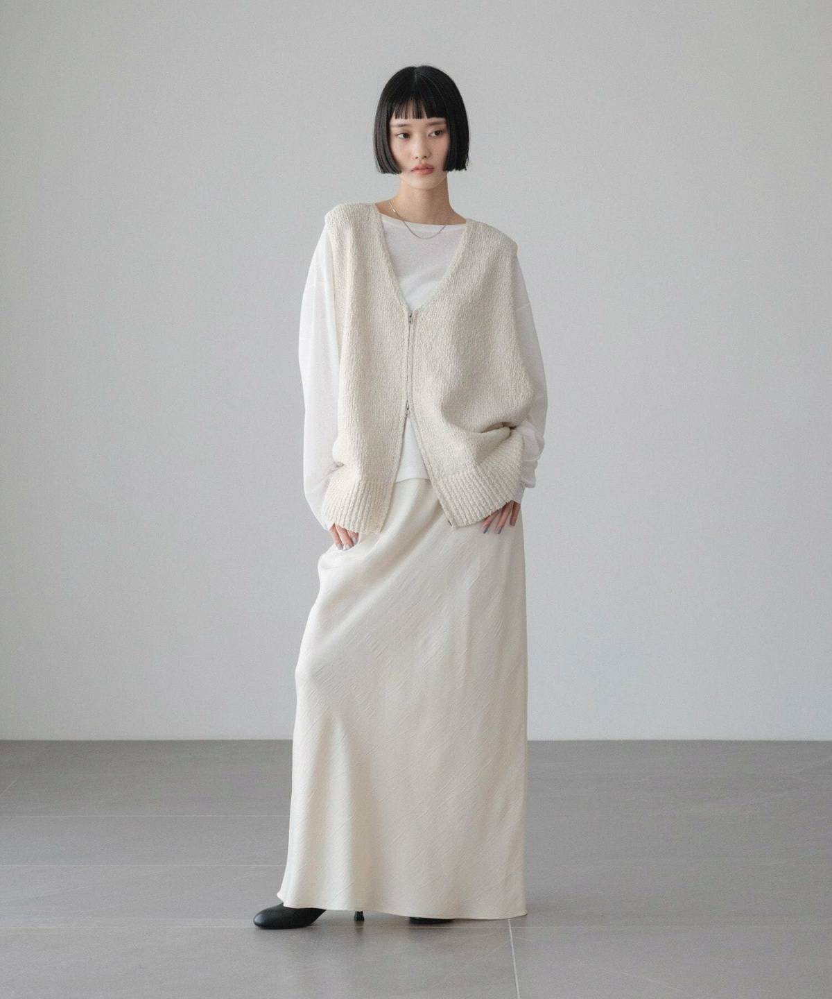 白スカート冬コーデ ベスト