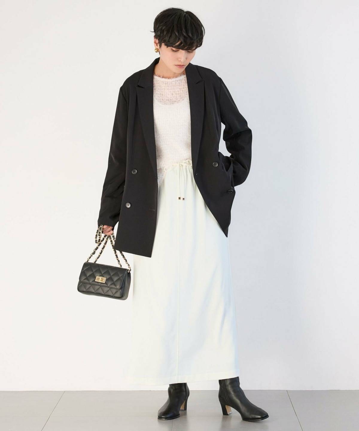 白スカート冬コーデ ジャケット