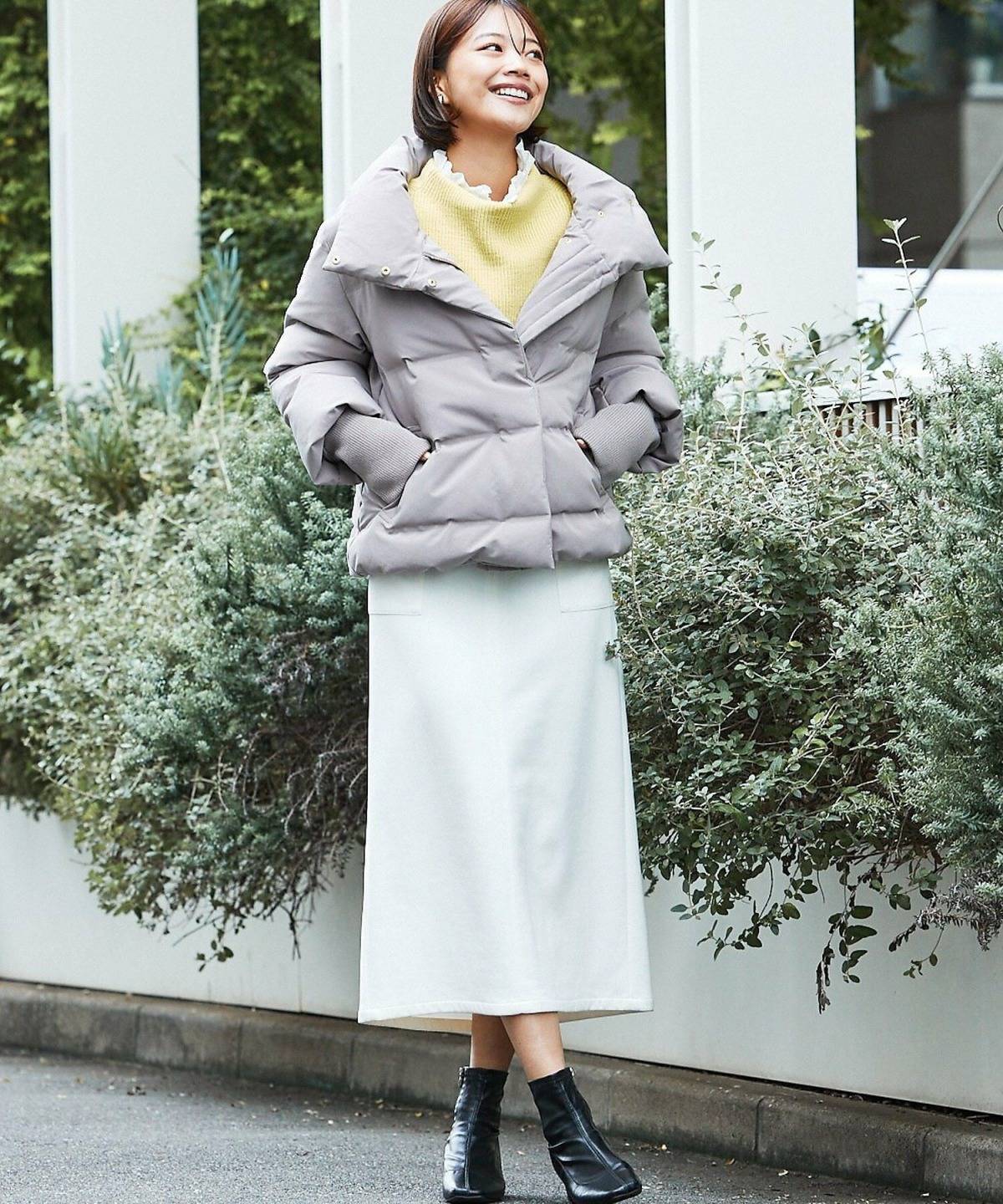白スカート冬コーデ ダウンジャケット