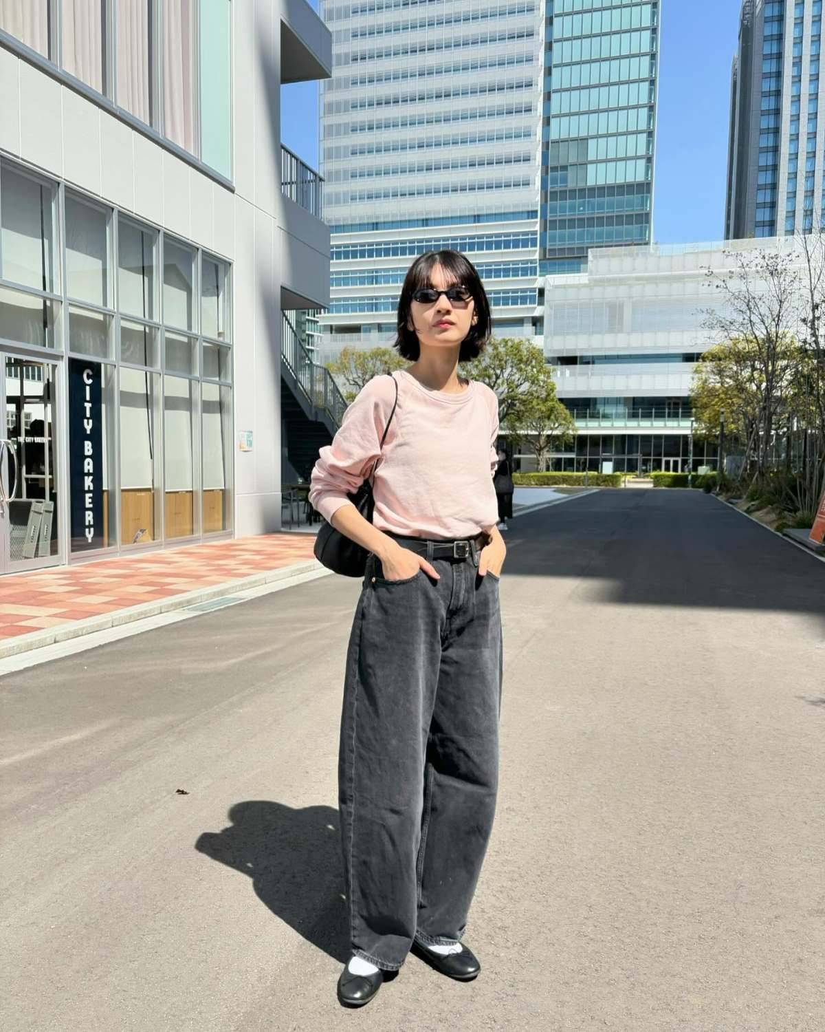 ピンクのトップスを主役にする♡