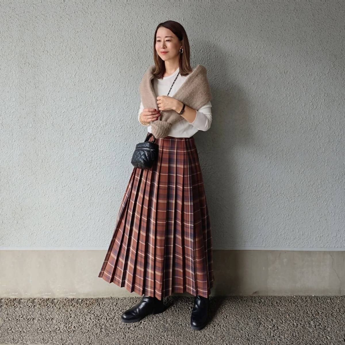 チェック柄スカートを主役にする♡